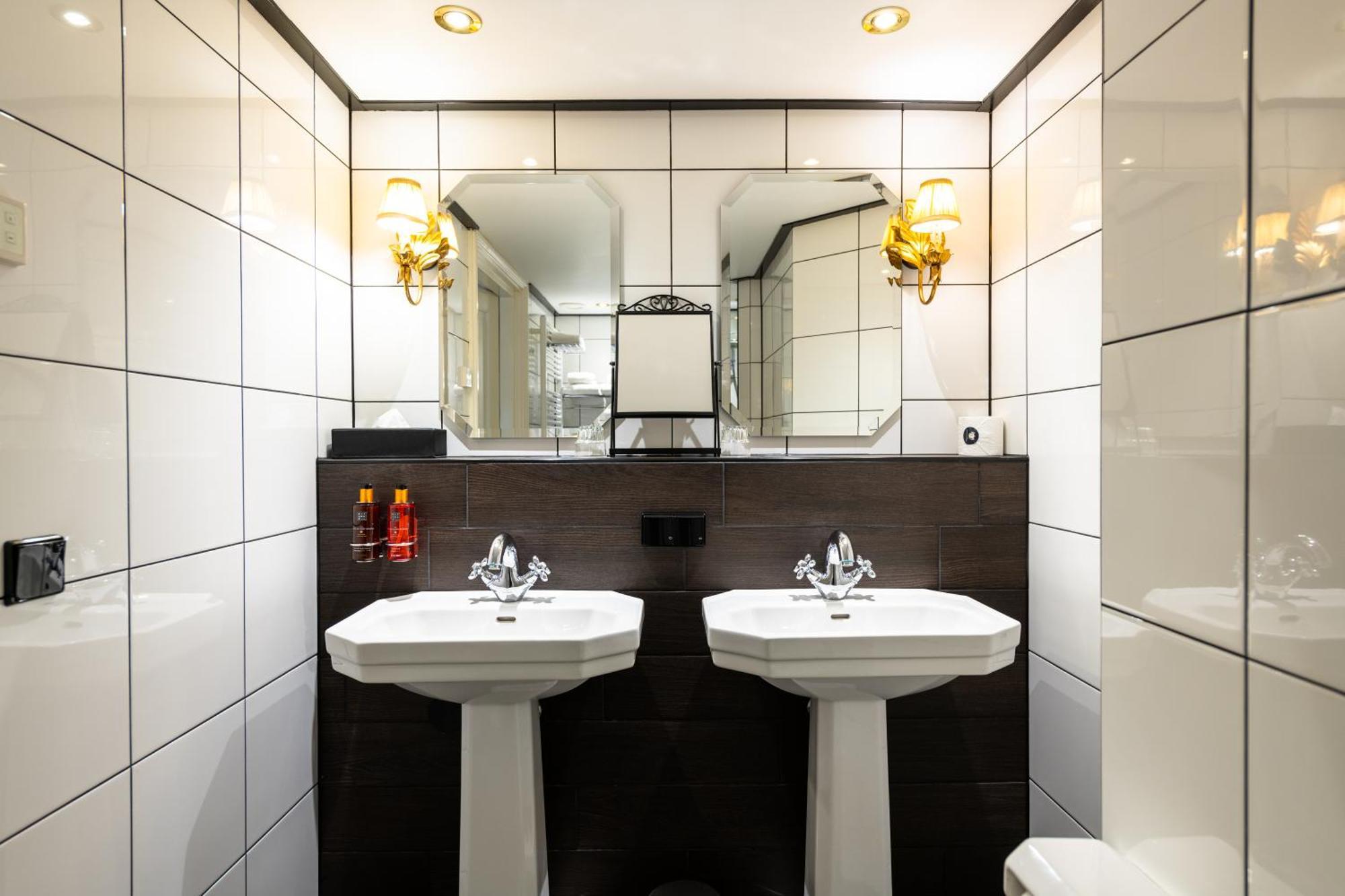 Grand Boutique Hotel-Restaurant Huis Vermeer デーフェンター 部屋 写真